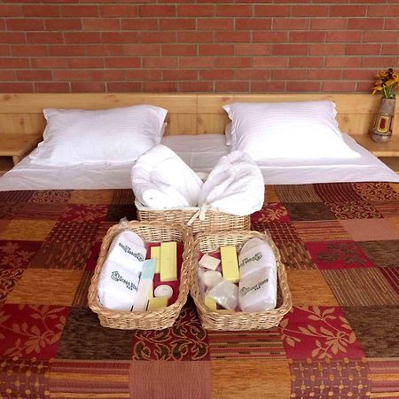 Green Stone Boutique Hotel Yeghegnadzor エクステリア 写真