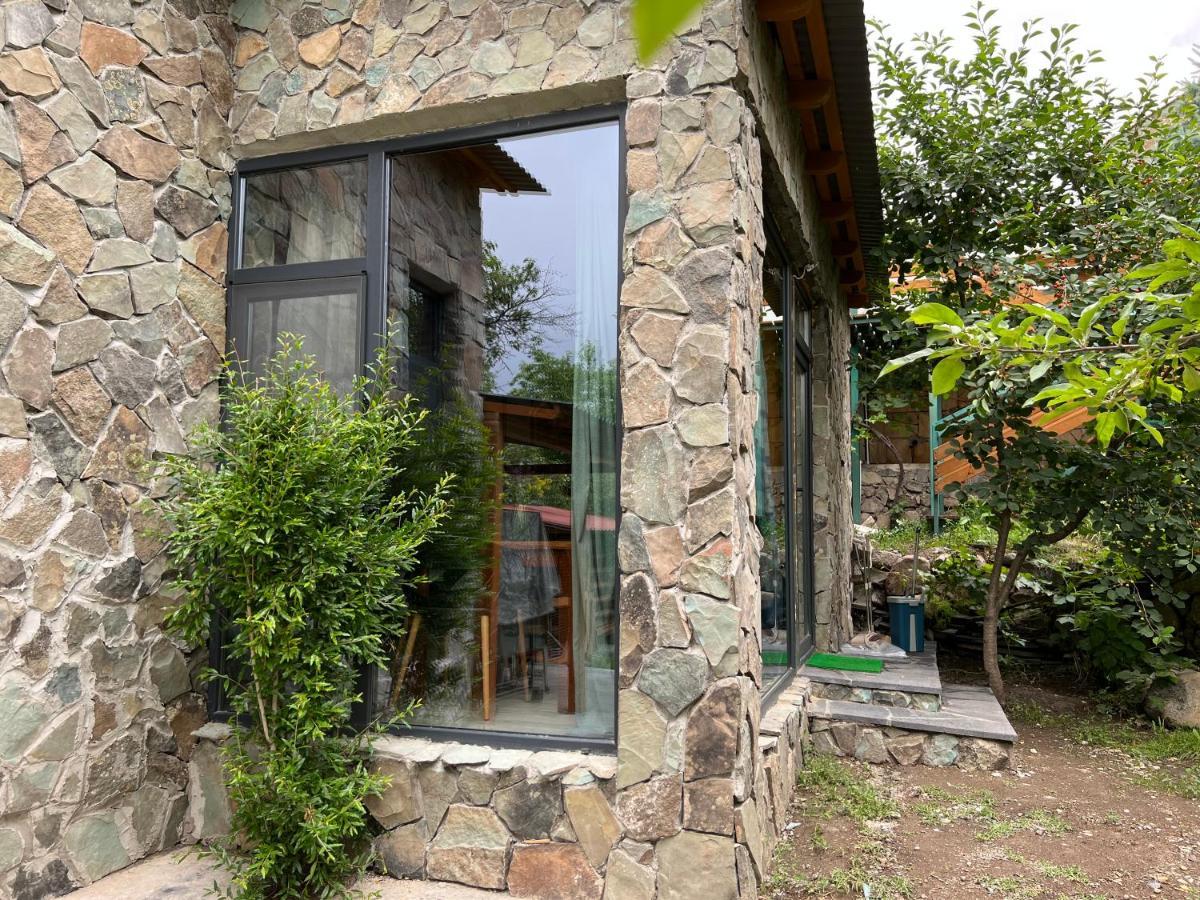 Green Stone Boutique Hotel Yeghegnadzor エクステリア 写真