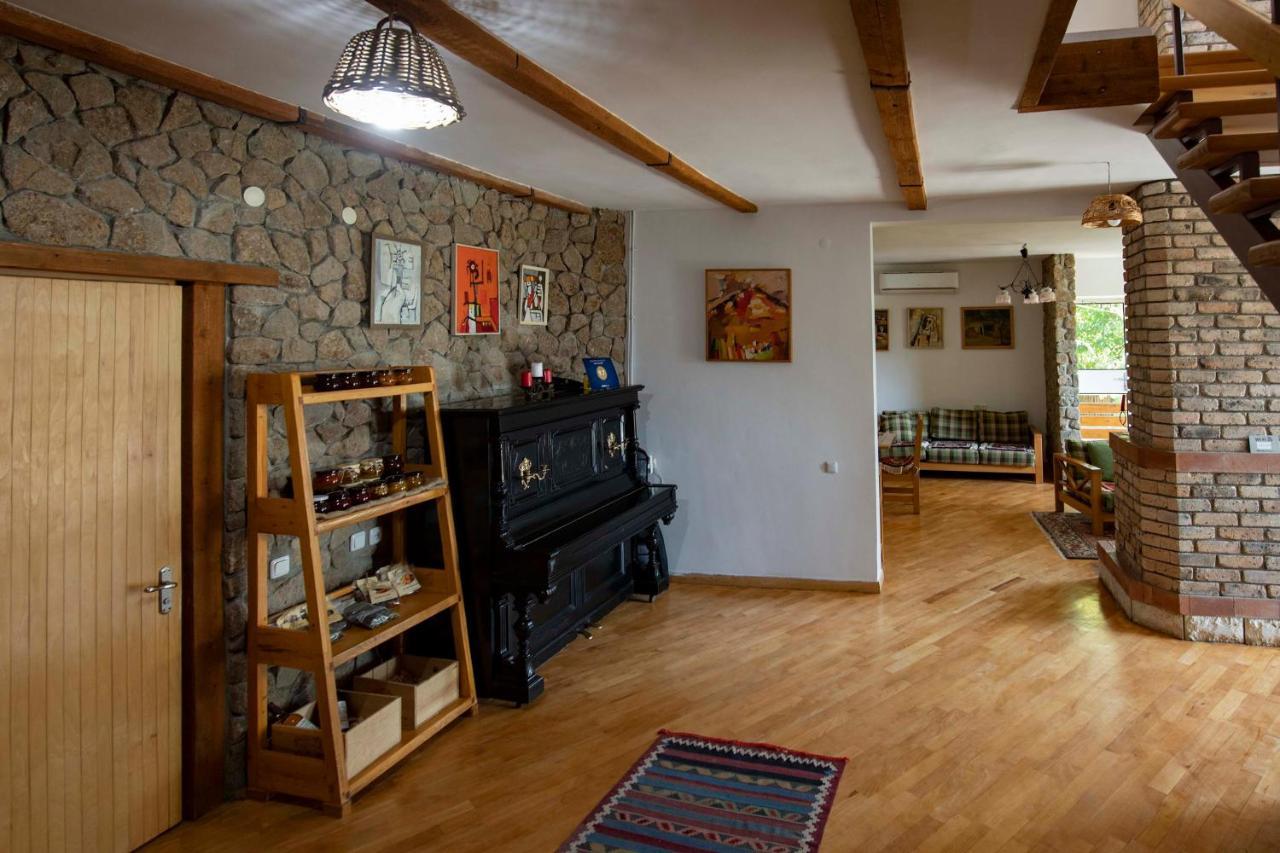 Green Stone Boutique Hotel Yeghegnadzor エクステリア 写真