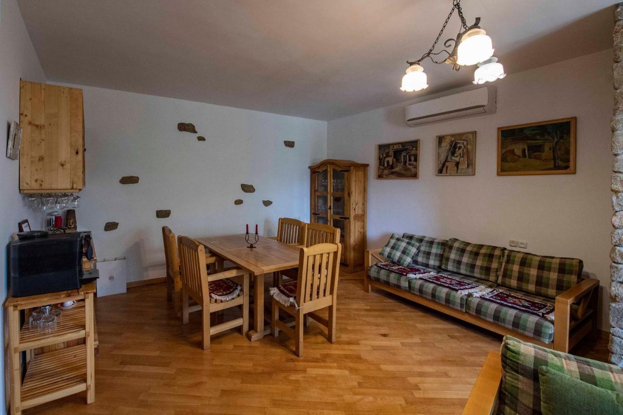 Green Stone Boutique Hotel Yeghegnadzor エクステリア 写真