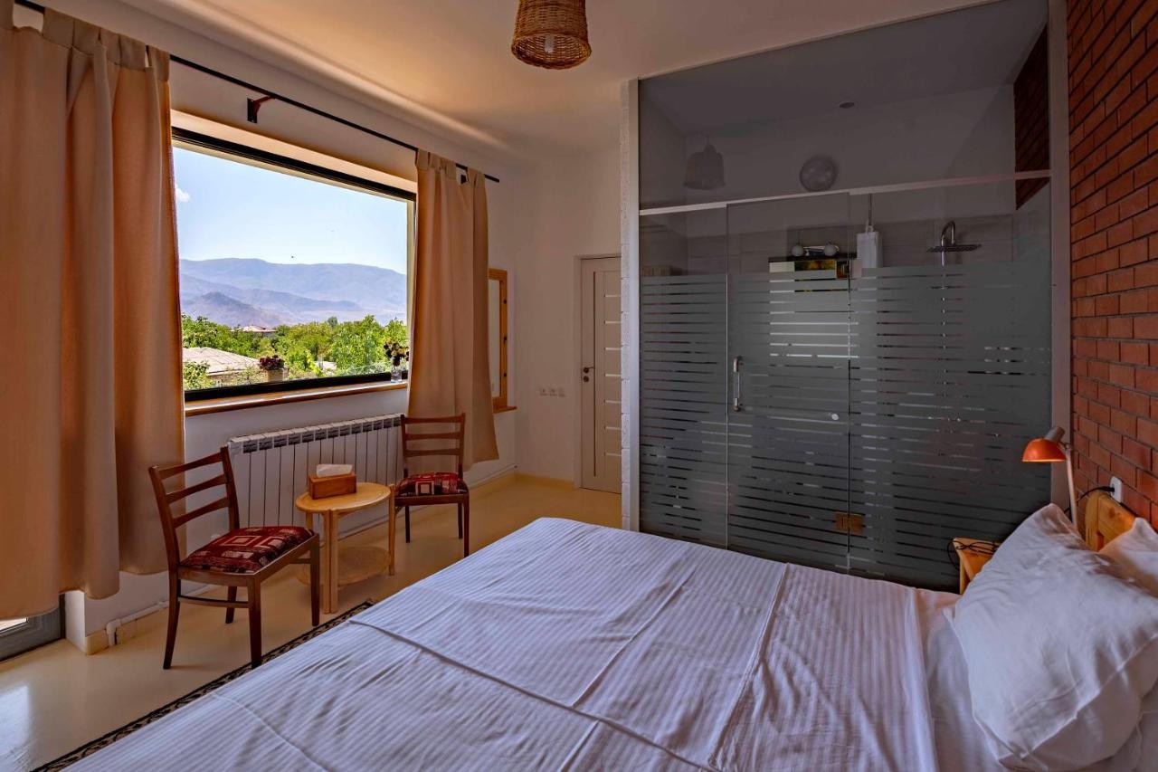 Green Stone Boutique Hotel Yeghegnadzor エクステリア 写真