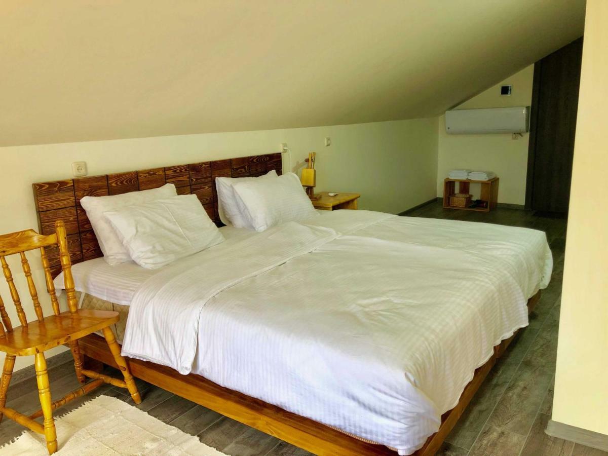 Green Stone Boutique Hotel Yeghegnadzor エクステリア 写真